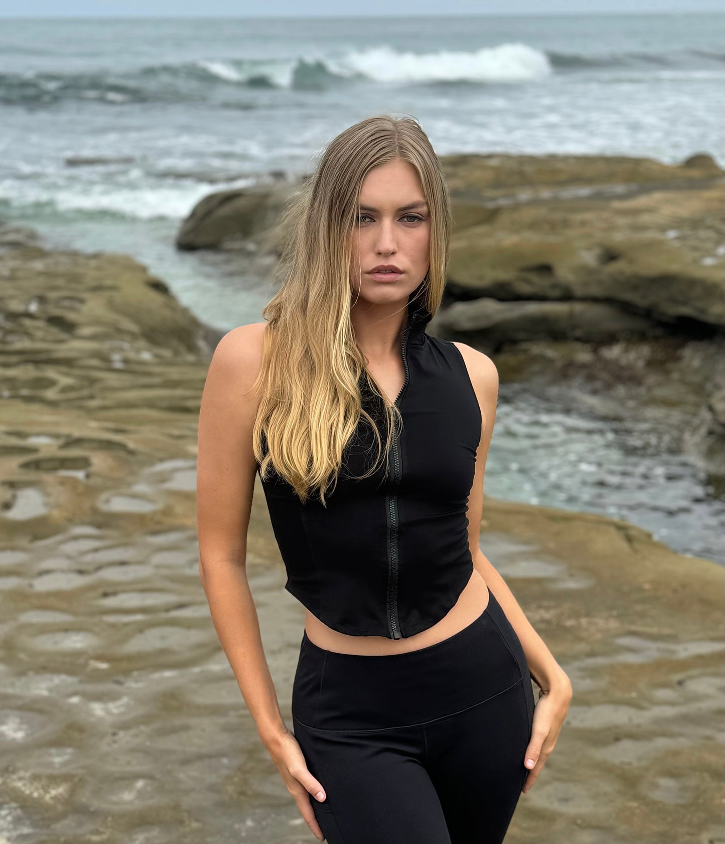 Vivien Vest - Black