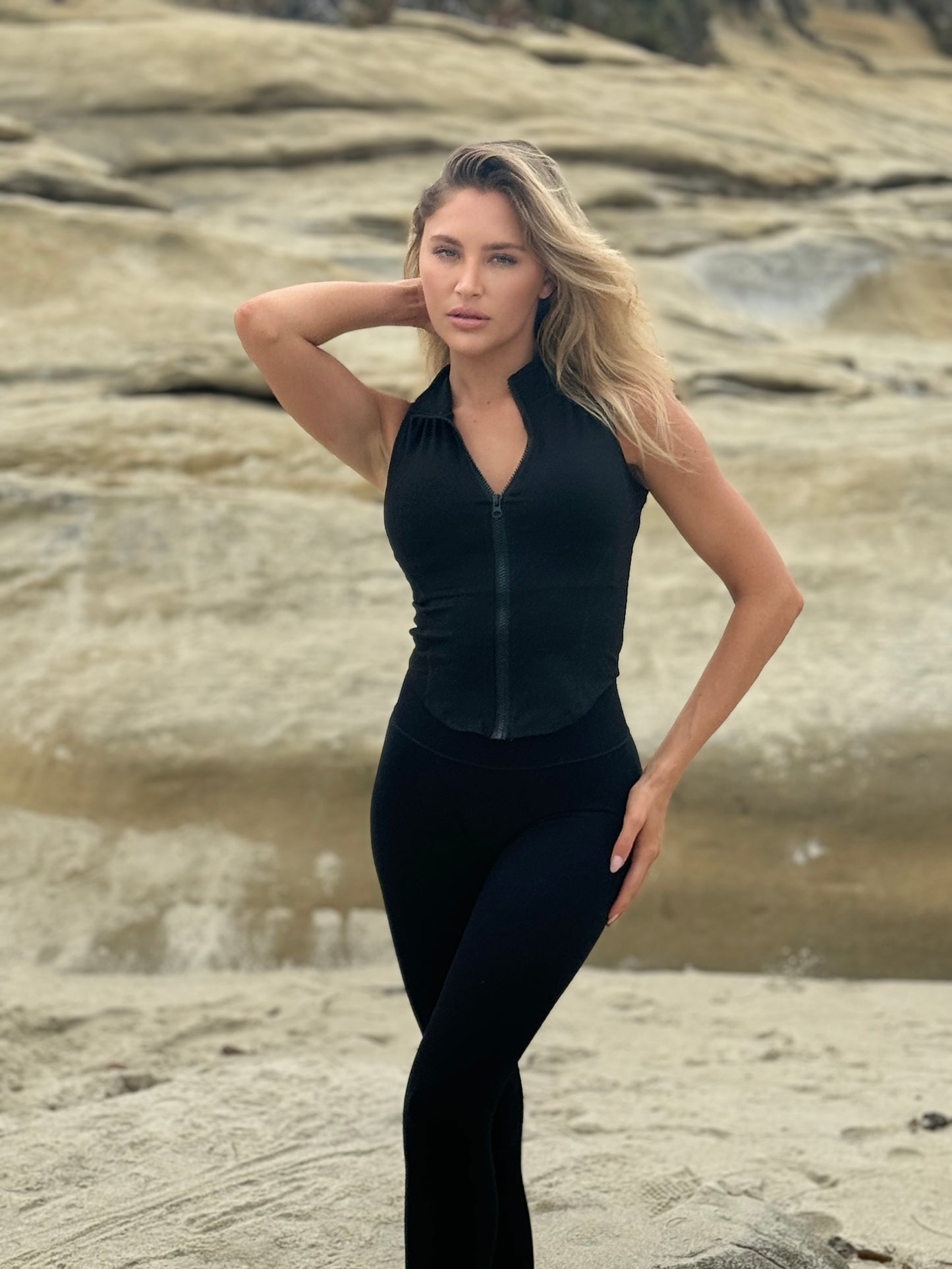 Vivien Vest - Black